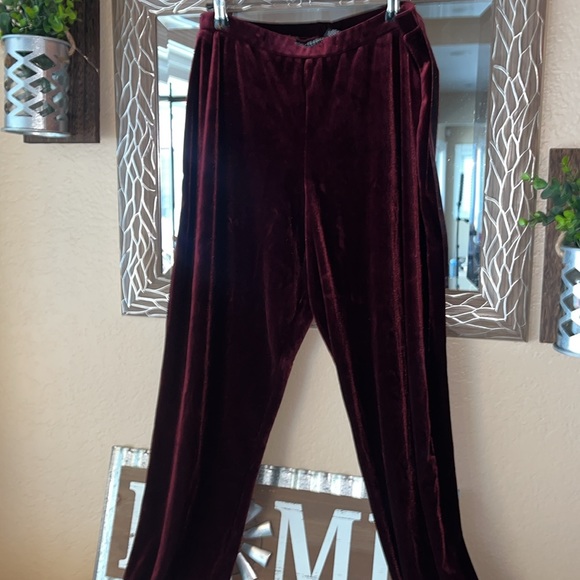 IMPRESSIONS PETITE VELVET WIDE LEG PANTS - Picture 1 of 3